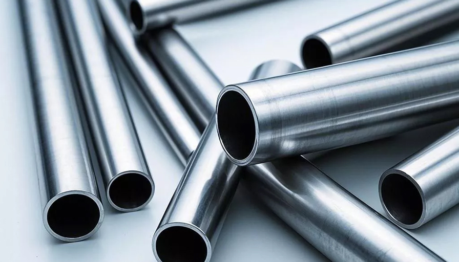 Close-up of Stainless Steel 304L Seamless Pipes showing smooth, seamless structure.